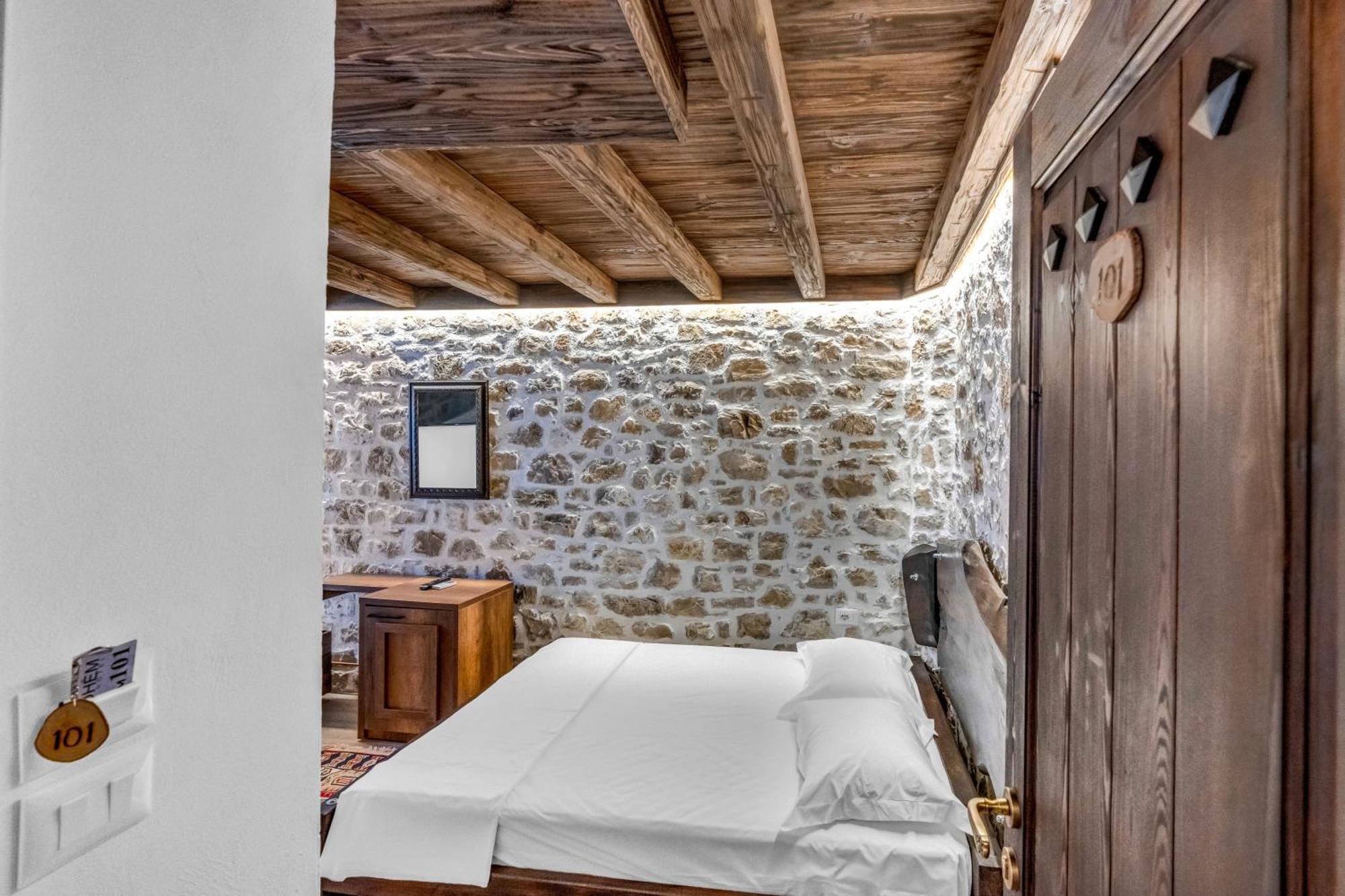 Hotel Bohem Berat Exterior foto